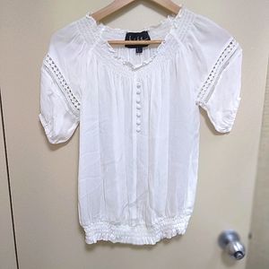 💕2 FOR $40- Nicole Miller, Size S White Silk/Sateen Button, Front Blouse 💕